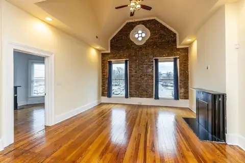 257 South Limestone, Lexington, KY 40508