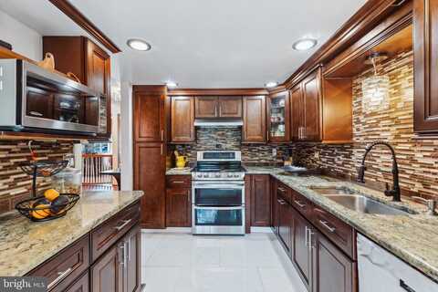 18413 STONE HOLLOW DR, GERMANTOWN, MD 20874