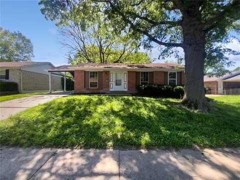 2540 Courtyard Place, Florissant, MO 63031