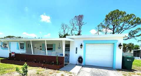 818 Lake McGregor Dr, Fort Myers, FL 33919