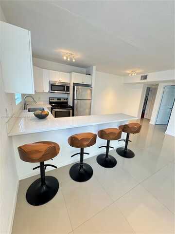 8035 Crespi Blvd, Miami Beach, FL 33141