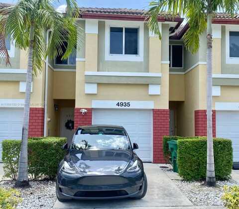 4935 SW 66th Ter, Davie, FL 33314