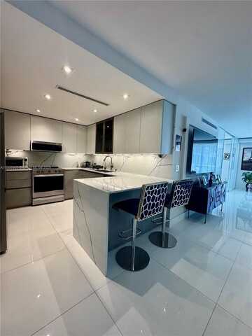 9801 Collins Ave, Bal Harbour, FL 33154