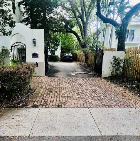 3065 Center St, Miami, FL 33133