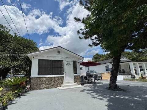 1995 NW 58th St, Miami, FL 33142