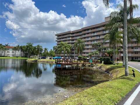 250 Jacaranda Dr, Plantation, FL 33324