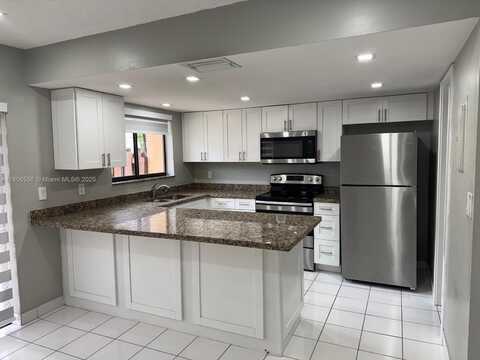 8430 NW 8th St, Miami, FL 33126