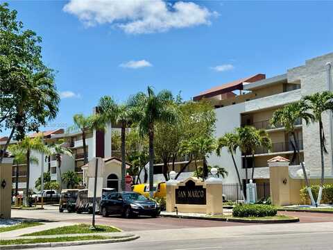 8810 Fontainebleau Blvd, Miami, FL 33172