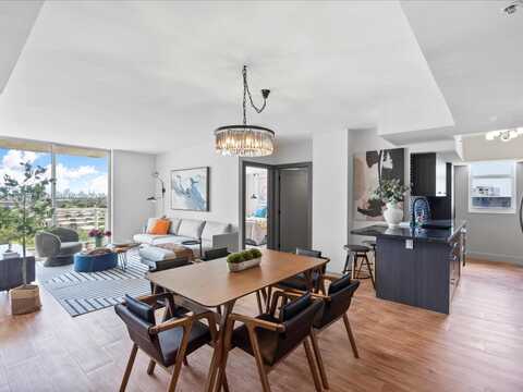 5077 NW 7th St, Miami, FL 33126