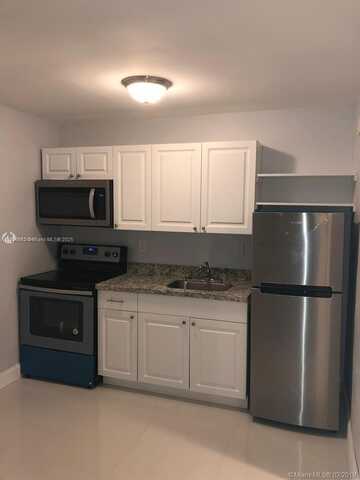 1479 NW 16th St, Miami, FL 33125