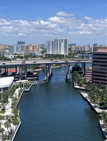 185 SW 7th St, Miami, FL 33130