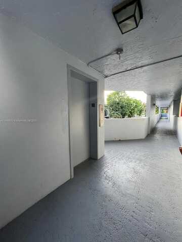 310 Fontainebleau Blvd, Miami, FL 33172