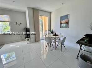 10012 NW 7th St, Miami, FL 33172