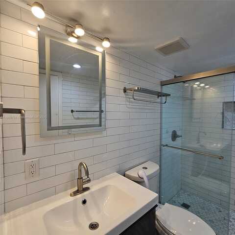 1182 W 37th Ter, Hialeah, FL 33012