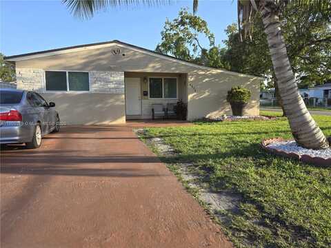 6626 SW 1st Ct, Pembroke Pines, FL 33023