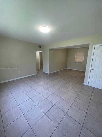 545 SW 7th St, Miami, FL 33130