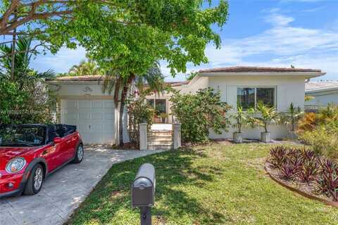 9057 Emerson Ave, Surfside, FL 33154
