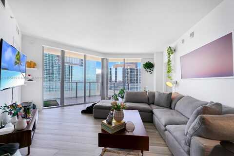 1300 Brickell Bay Dr, Miami, FL 33131