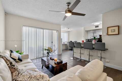 2640 S University Dr, Davie, FL 33328