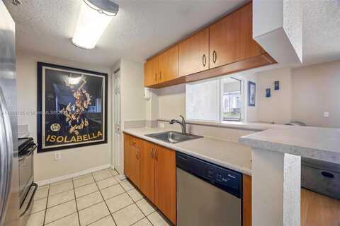 816 NW 11th St, Miami, FL 33136
