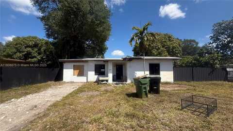 671 NE 140th St, North Miami, FL 33161