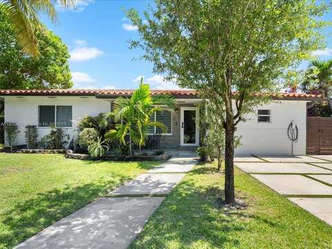 1280 NE 137th Ter, North Miami, FL 33161