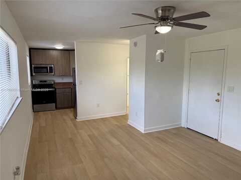 180 NE 71st St, Miami, FL 33138