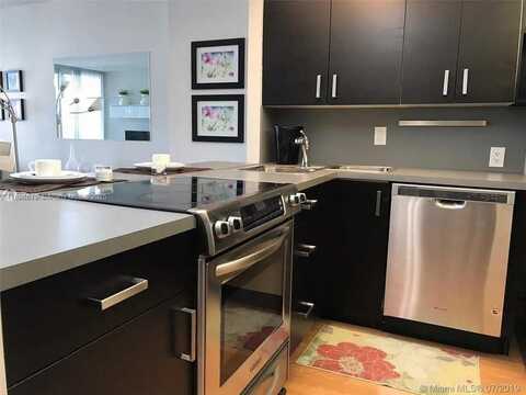 100 Bayview Dr, Sunny Isles Beach, FL 33160