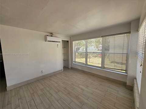 26 SE 13th Ter, Dania Beach, FL 33004