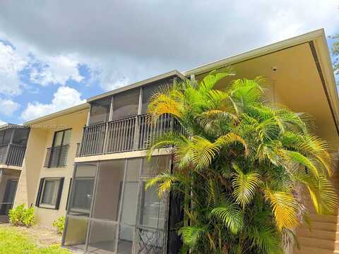 5855 Washington St, Hollywood, FL 33023