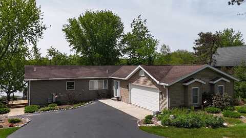N1423 Silver Canoe Rd, Keshena, WI 54135