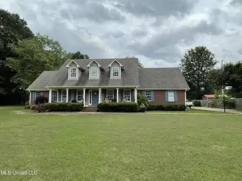 250 Sunnybrook Drive, Senatobia, MS 38668