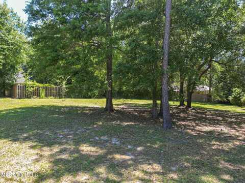 5586 E Diamondhead Drive, Diamondhead, MS 39525