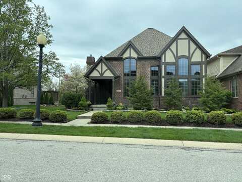 7661 Carriage House Way, Zionsville, IN 46077