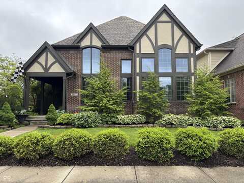7661 Carriage House Way, Zionsville, IN 46077