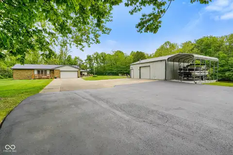 8000 McWhorter Road, Martinsville, IN 46151
