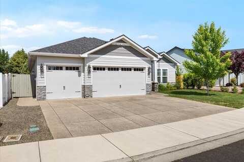 261 Bellerive Drive, Eagle Point, OR 97524
