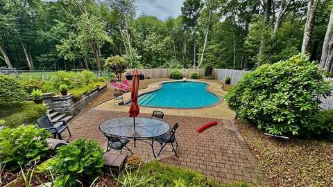 16 Gilbert Way, Millbury, MA 01527