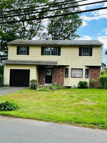2818 Pine Avenue, Ronkonkoma, NY 11779