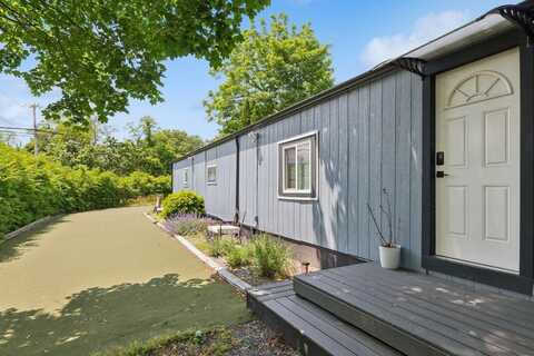 8 N Railroad Avenue, Jamesport, NY 11901