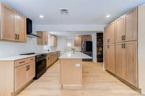 219 St Andrews Road, Walden, NY 12586