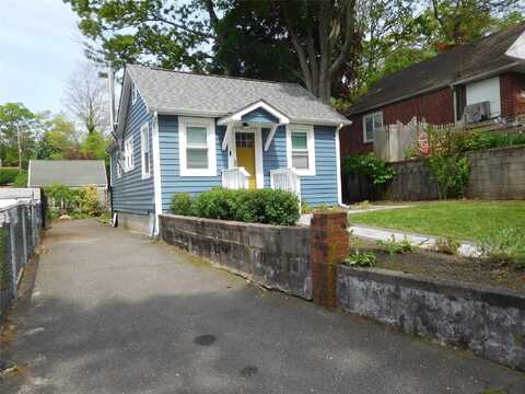 41 Sunburst Drive, Rocky Point, NY 11778