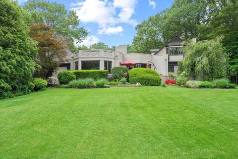 5 Cedar Lane, Glen Cove, NY 11542