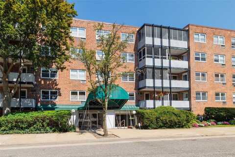 100 Lincoln Avenue, Mineola, NY 11501