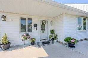 11 Friendly Road, Hicksville, NY 11801