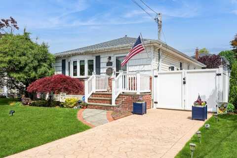 75 Massachusetts Avenue, Massapequa, NY 11758