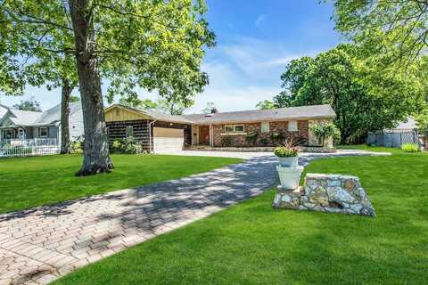 25 Secatogue Avenue, East Islip, NY 11730