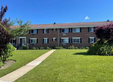 200 Merrick Road, Amityville, NY 11701