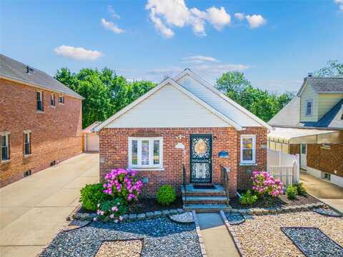 171-40 Pidgeon Meadow Road, Flushing, NY 11365