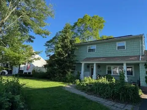 47 Myson Street, West Islip, NY 11795